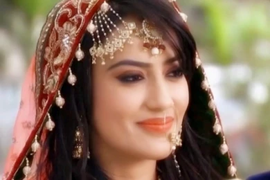 All Wide Wallpapers 4U Free Download: Surbhi Jyoti Beautiful ...