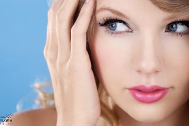 TAYLOR SWIFT WALLPAPER   (