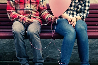 Wallpapers/Love/Love Kiss Free Download WapKing FullGoMob PagalWorld