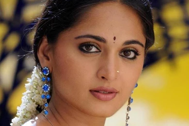 Top Big Wallpapers: Anuksha Wallpapers