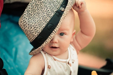 Pretty Good Baby Playing At Beach HD Wallpapers