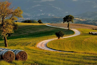Download Wallpapers Winding Road Through The Hills Of Italy (2560 X ...