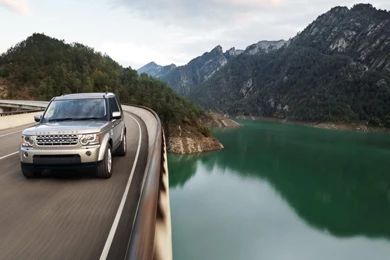 Land Rover Discovery 4 Lake Normal Hd Wallpapers   (