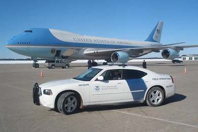 File:Air Force One & CBP.jpg   Wikimedia Commons