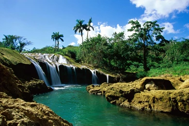 Waterfall_in_Cuba_Wallpaper.jpg?m=1399676400