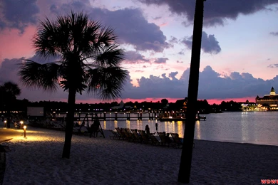 Polynesian: A Beautiful Day Ends On The Poly Beach!