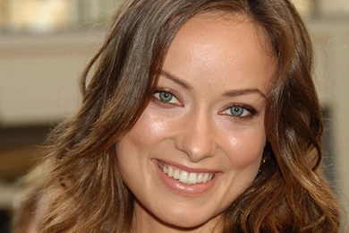 Olivia Wilde Nice Smiling Pose Hd Wallpapers