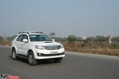 Toyota Fortuner. Amazing Pictures & Video To Toyota Fortuner ...