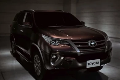 2016 Toyota Fortuner Wallpapers For Iphone