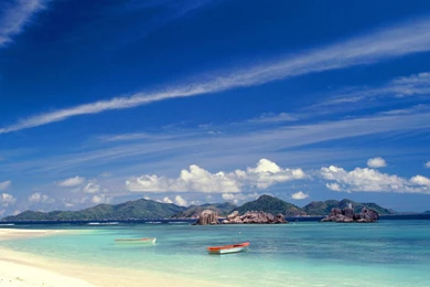 Download 1600x1200 Tropical Island Beach Scenery Small Boat Wallpapers