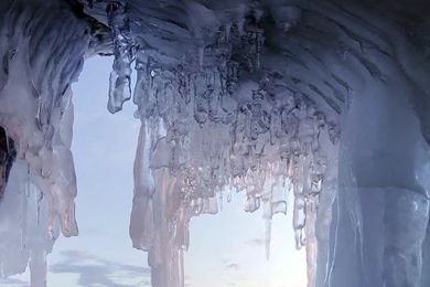 Fantasy Ice Scene Inside Mountain iPhone 5s Wallpapers Download ...