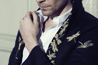 Tom Hiddleston iPhone 6 High Resolution Wallpapers