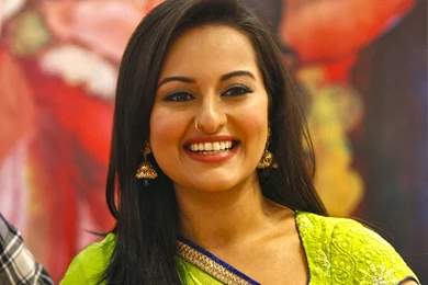 Pretty Sonakshi Sinha Wallpapers   New Hd WallpaperNew Hd Wallpapers
