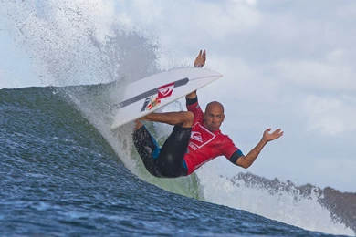 Kelly Slater Beats Joel Parkinson To Win Quiksilver Pro Australia