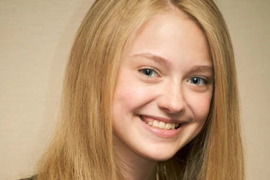 Dakota Fanning Wallpaper.