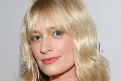 1312x738px Beth Behrs