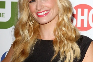 The Great Aryan Vs Jew Competition. Which "2 Broke Girls" Star Is ...