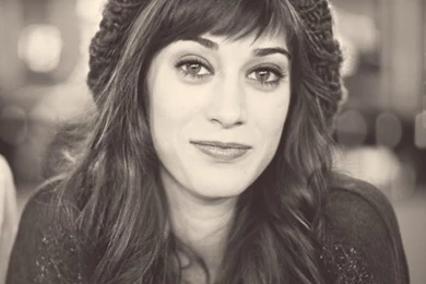 Lizzy Caplan