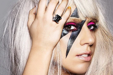 Download Wallpapers 3840x2160 Lady Gaga, Blonde, Hand, Makeup, Face ...