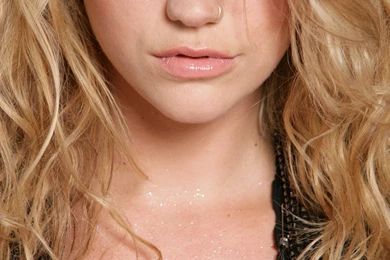 Actress Hollywood Videos: Kesha   Wallpapers