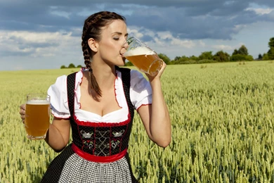 Beautiful Women Drinking Bear HD Wallpapers   StylishHDWallpapers