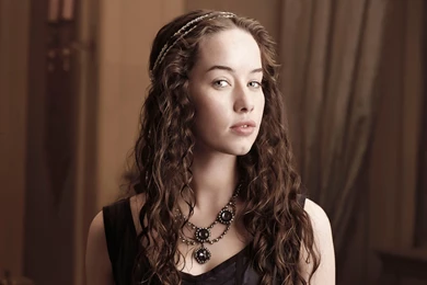 Anna Popplewell As Lola Wallpapers