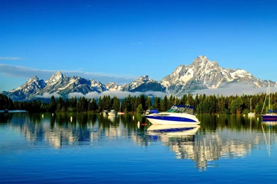 iMac 21.5" Wallpapers Page 10: MOUNTAIN LAKE Calm Boat Nature High ...