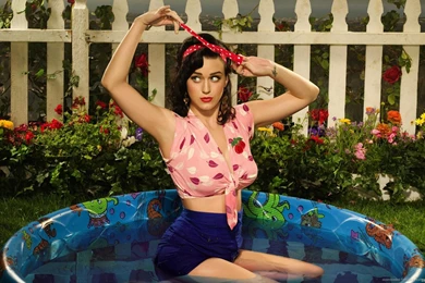 Download 1680x1050 Katy Perry In A Pool As 1950s Woman Wallpapers