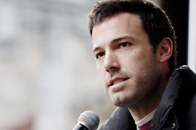 Ben Affleck On Microphone   Wallpapers