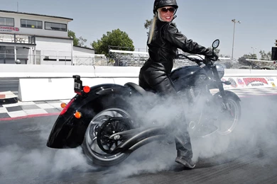 Victory Motorcycles : Kingpin : Kingpin 8 Ball : Gallery