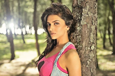 Deepika Sexy Desktop Wallpapers