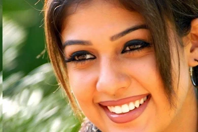 All 4u Stars Wallpaper: Beautiful And Spicy Actress Nayantara HD ...