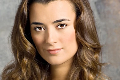 Good Looking Women Wallpapers