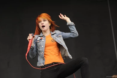 Download 1366x768 Hayley Williams Hey Wallpapers