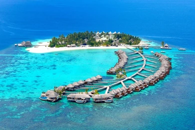Free Beach Wallpapers   Island Resort In Maldives   Wallpapers