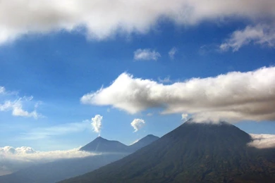 Guatemala Wallpapers: Chicken Bus, Tikal, Lago Atitlan, Panajachel ...