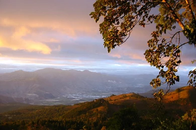 Guatemala Wallpapers: Chicken Bus, Tikal, Lago Atitlan, Panajachel ...