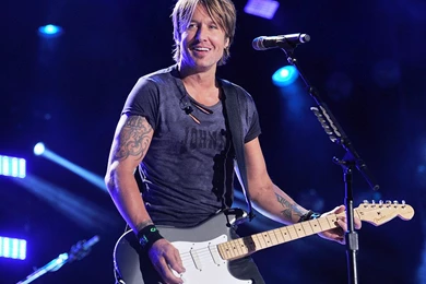 Keith Urban Plays Midnight Show At The Ryman : People.com