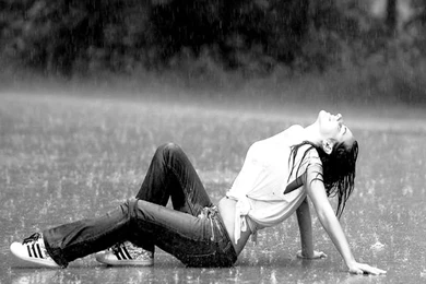 FEMALE PHOTOS IN RAIN