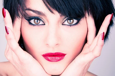 THE WOMAN MAKE UP WALLPAPER   (