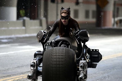 Popular American Hollywood Actress Anne Hathaway In Batman Movie ...