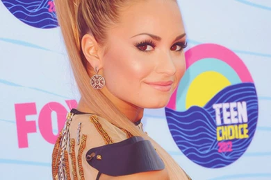 Demi Lovato Desktop Backgrounds