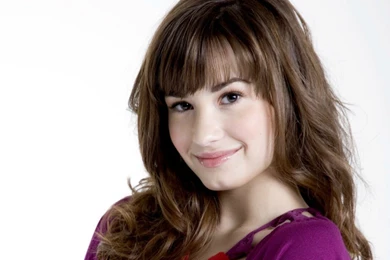 Demi Lovato Cute Smile Hd For Desktop Wallpapers