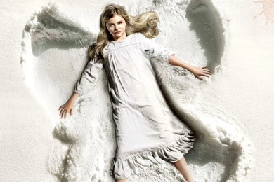 Chloe Moretz In Let Me In Wallpapers