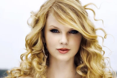 2013 Taylor Swift Blonde Hair