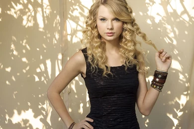 Taylor Swift Photo.jpg