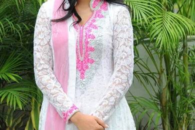 Zara Life Is Beautiful Telugu Movie Heroine Pics