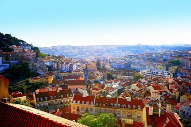BEAUTIFULLY COLORED OLD LISBON PORTUGAL WALLPAPER   (