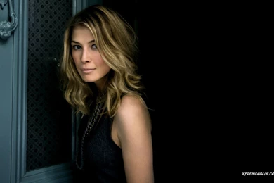 Rosamund Pike 1680x1050 High Resolution Wallpapers
