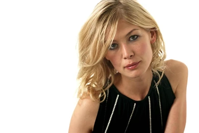 99153d1331878316 rosamund pike rosamund pike wallpaper.jpg